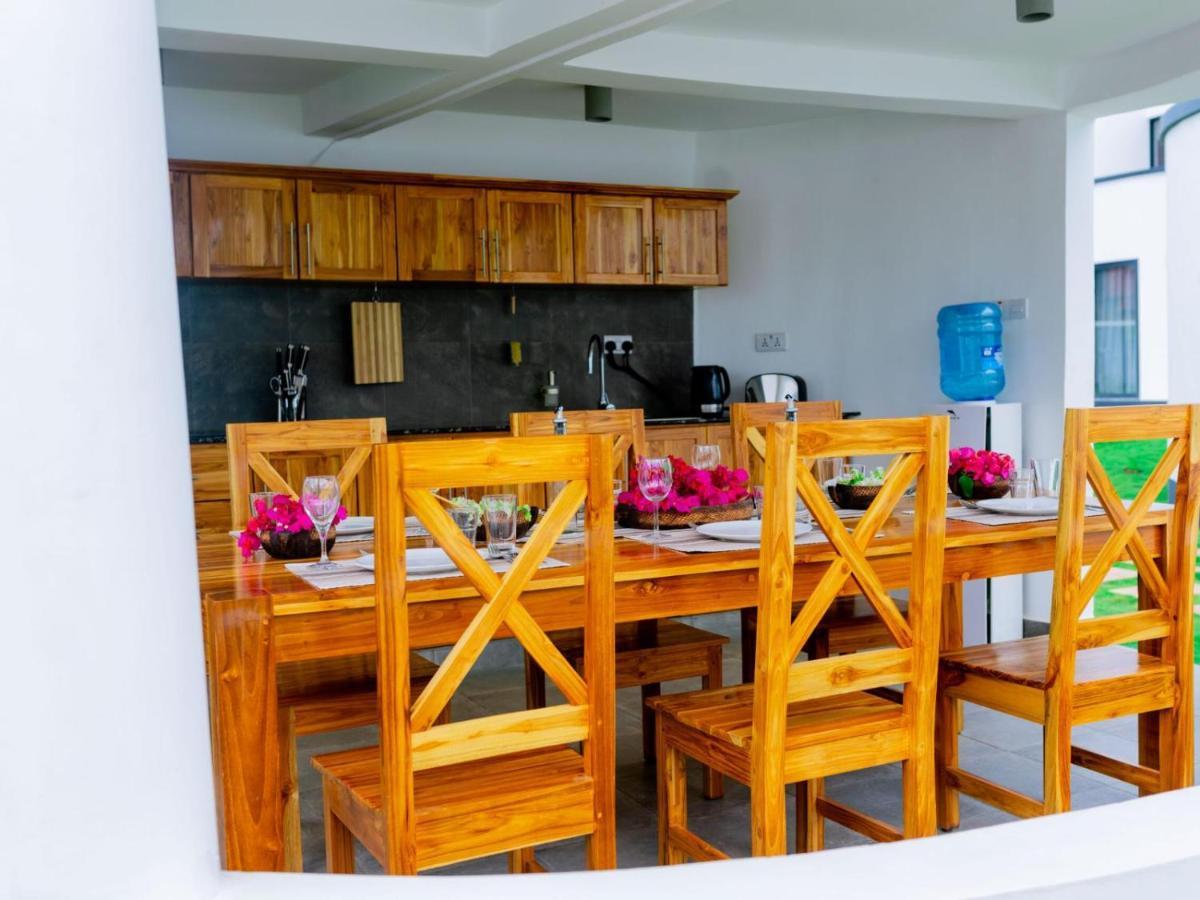 Homeland Bro Dar es Salaam Bagian luar foto